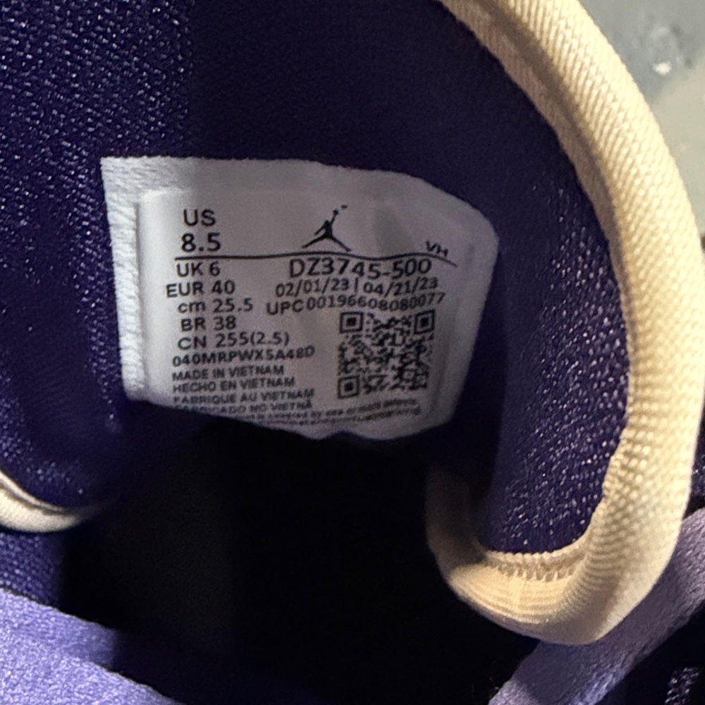 Air Jordan 1 Mid Women's Sneakers in Lavender and Deep Purple - Picture 5 of 5